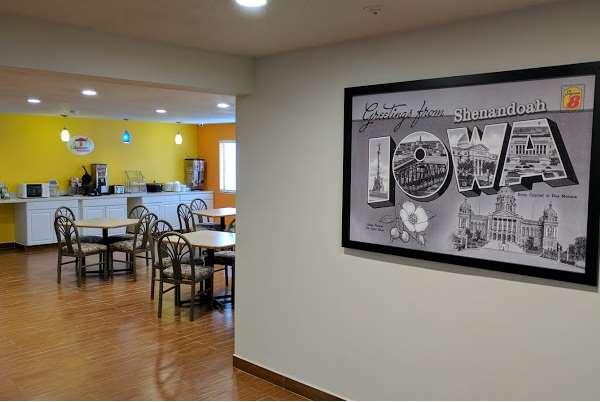 Super 8 By Wyndham Shenandoah Hotel Luaran gambar