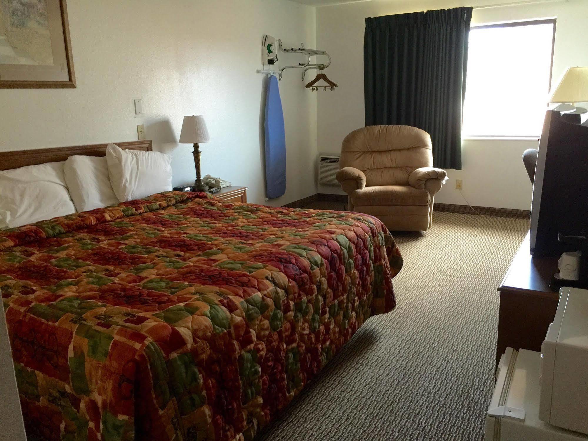 Super 8 By Wyndham Shenandoah Hotel Luaran gambar