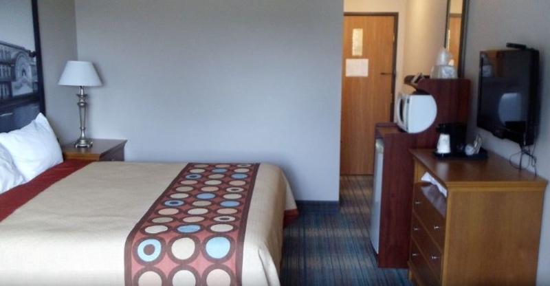 Super 8 By Wyndham Shenandoah Hotel Luaran gambar