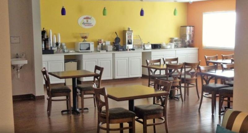 Super 8 By Wyndham Shenandoah Hotel Luaran gambar
